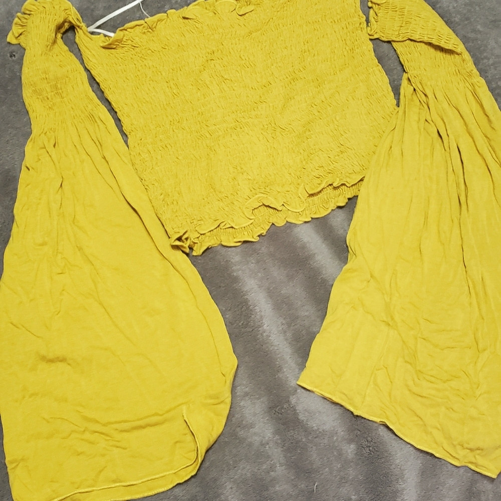 Iheartraves Off The Shoulder Bell Sleeve Crop - L